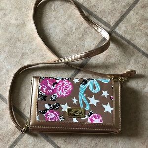 Small crossbody wallet